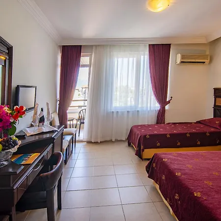 Kleopatra Ada Hotell 4*